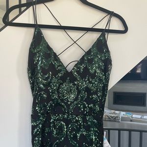 B. Darlin Green Sequenced Dress in the size 5/6